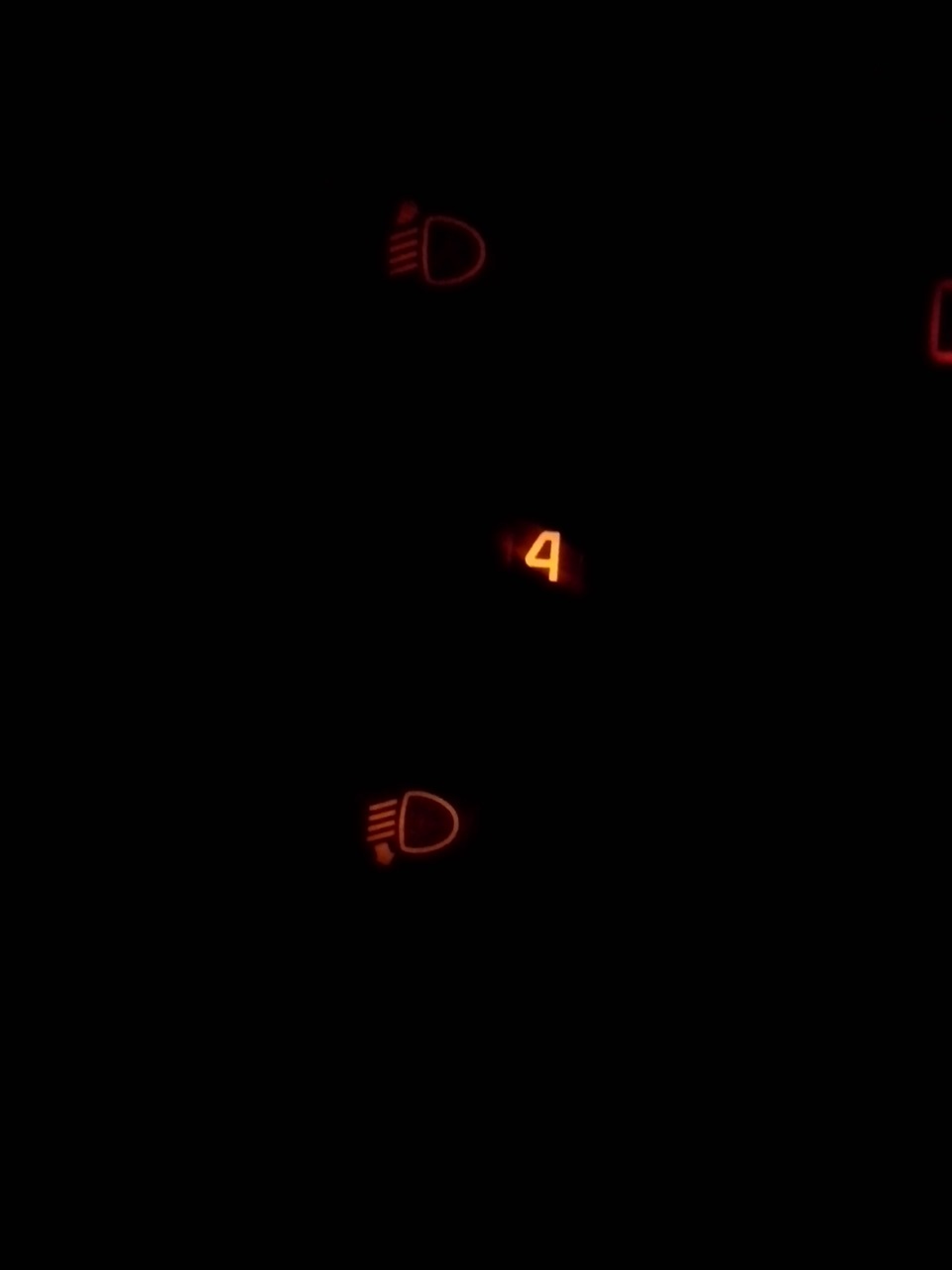 замена лампочки на светодиод "подсветка" — Renault Symbol, 1,4 л, 2003 ...