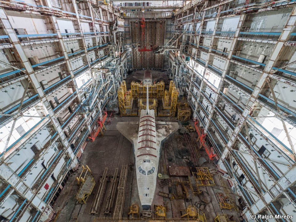 Фото бурана космического корабля на байконуре