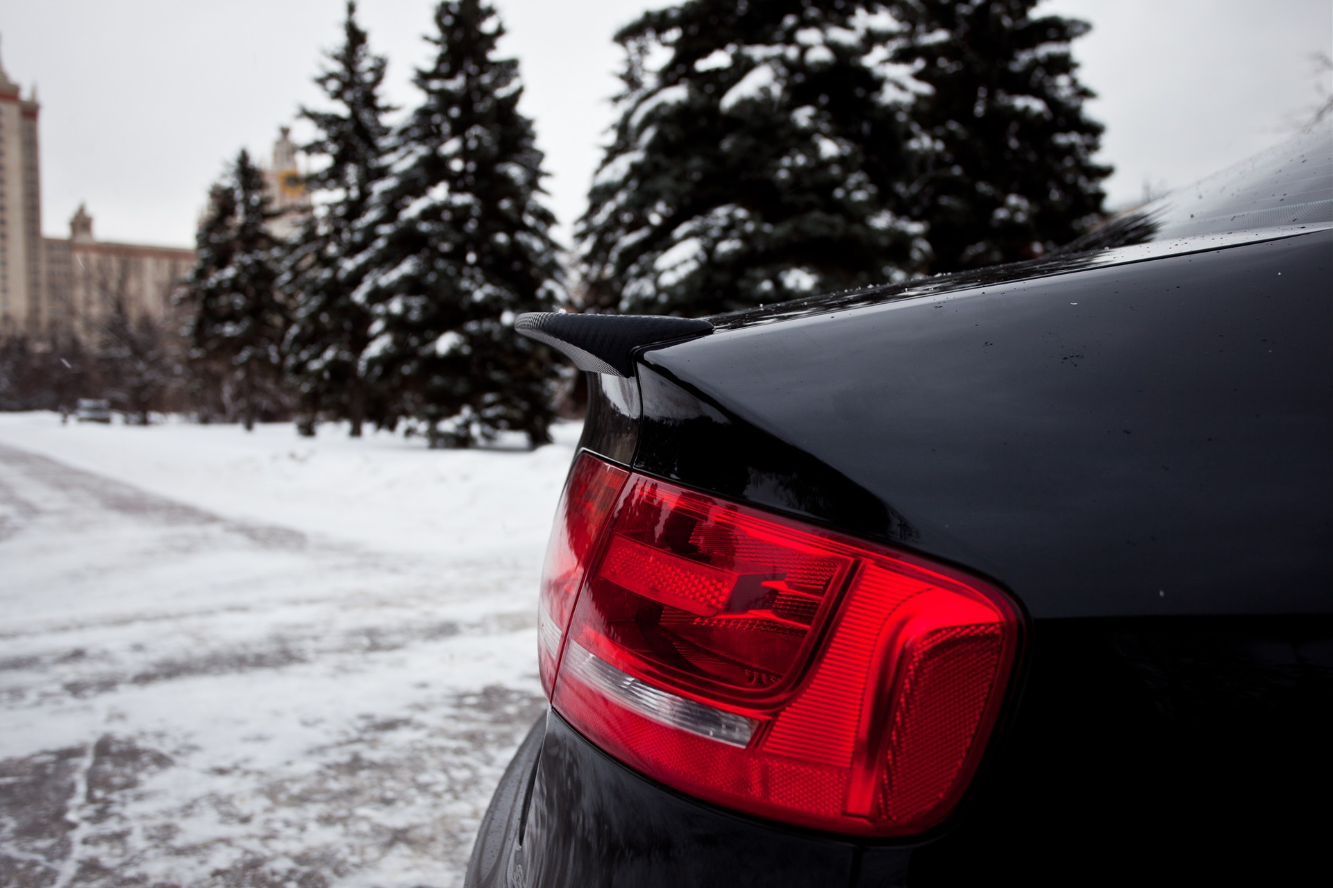 Обтянул в 3d карбон спойлер и зеркала — Audi A4 (B8), 2 л., 2009 года ...