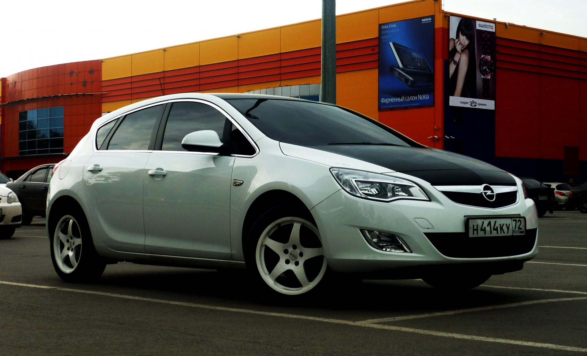 Белые диски, фото внутри — Opel Astra J, 1,6 л, 2010 года | колёсные диски  | DRIVE2