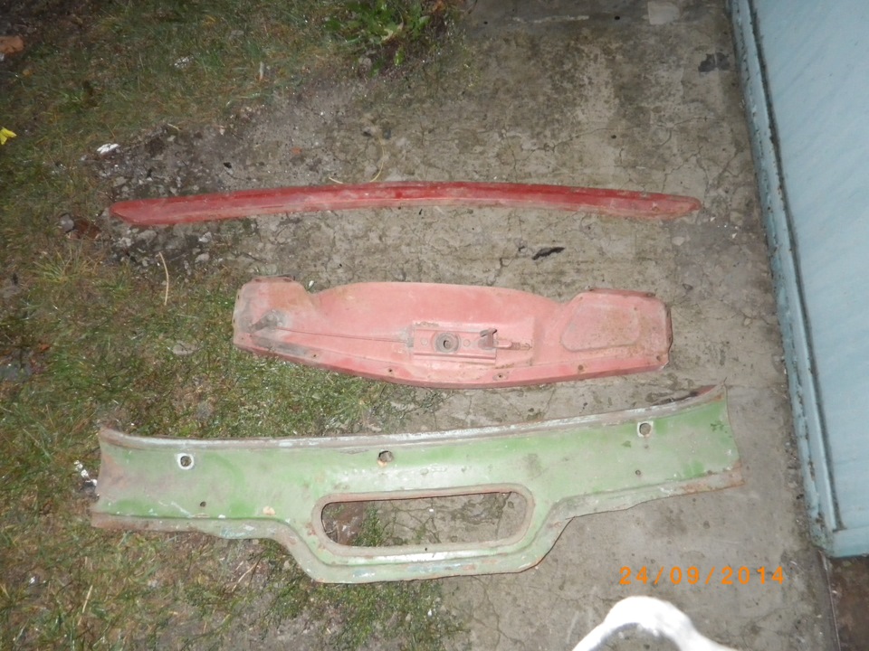 Стеллаж для кузовного железа.Новые находки под лавкой — Москвич 423, 1 ...