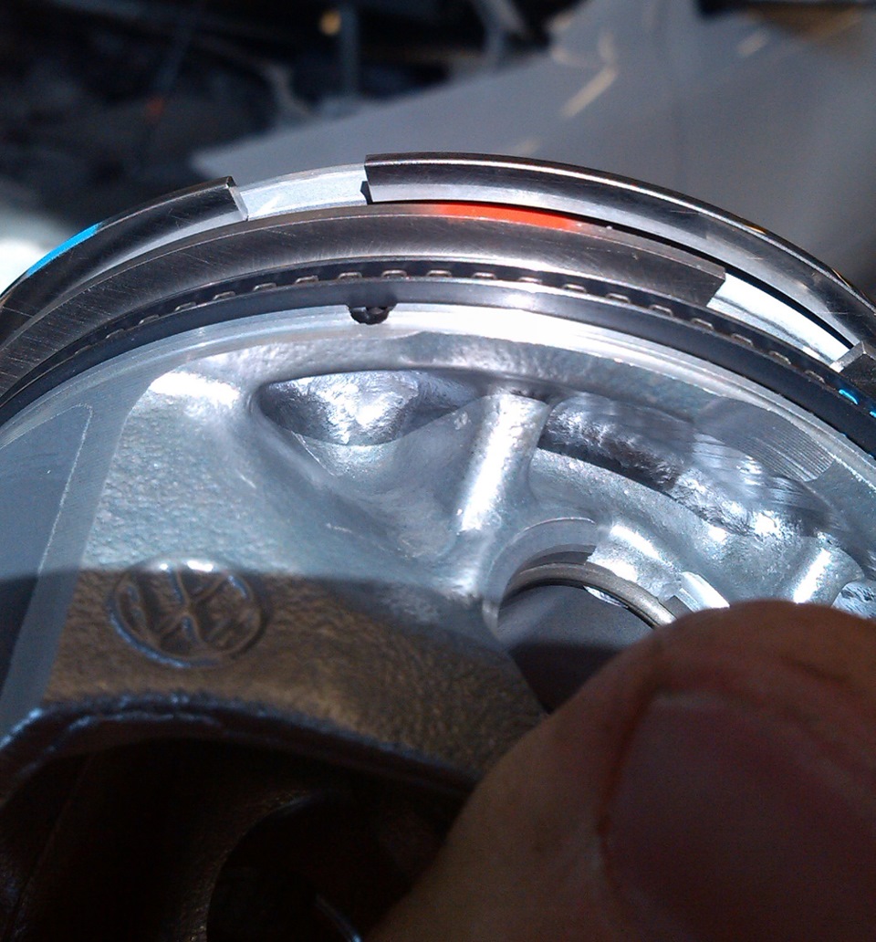 Новый поршень — Skoda Rapid (1G)