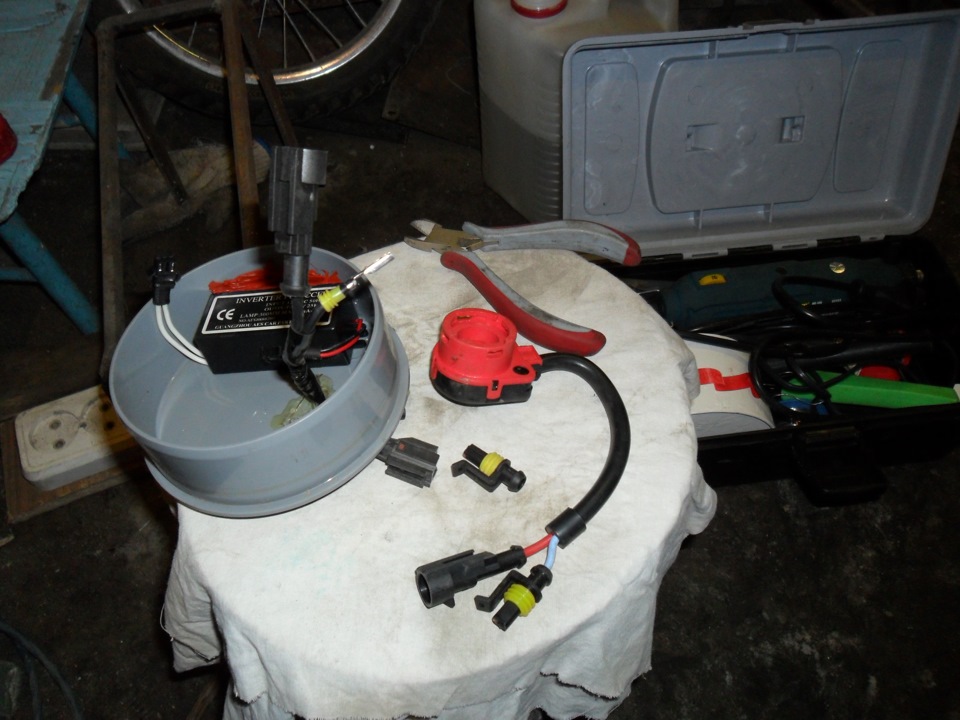 Моргает фара. — Volkswagen Passat Variant (B3), 1,8 л., 1991 года ...