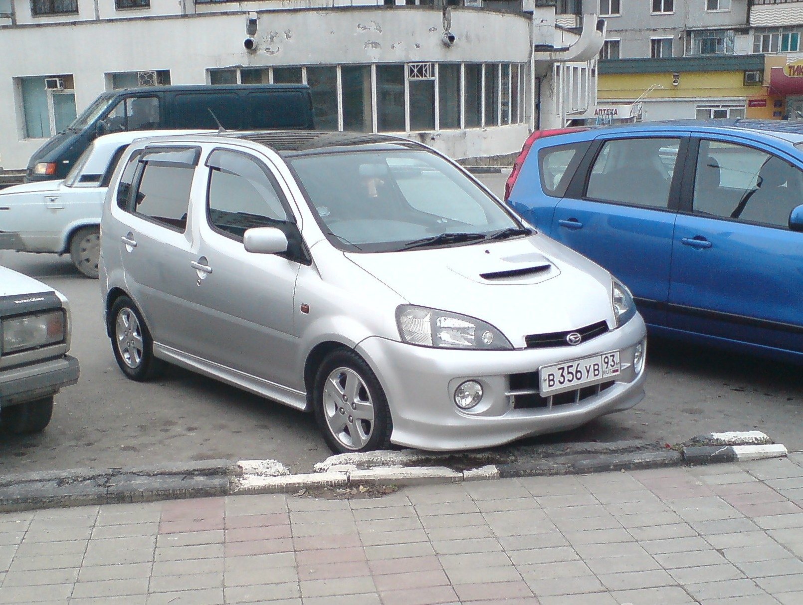 Yrv 1.3. Daihatsu YRV 1.3. Daihatsu YRV 2001 1.3. Дайхатсу ЮРВ турбо 1.3. Daihatsu YRV Turbo.