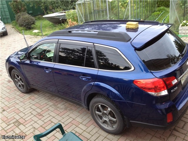 Subaru Outback 2010 багажник