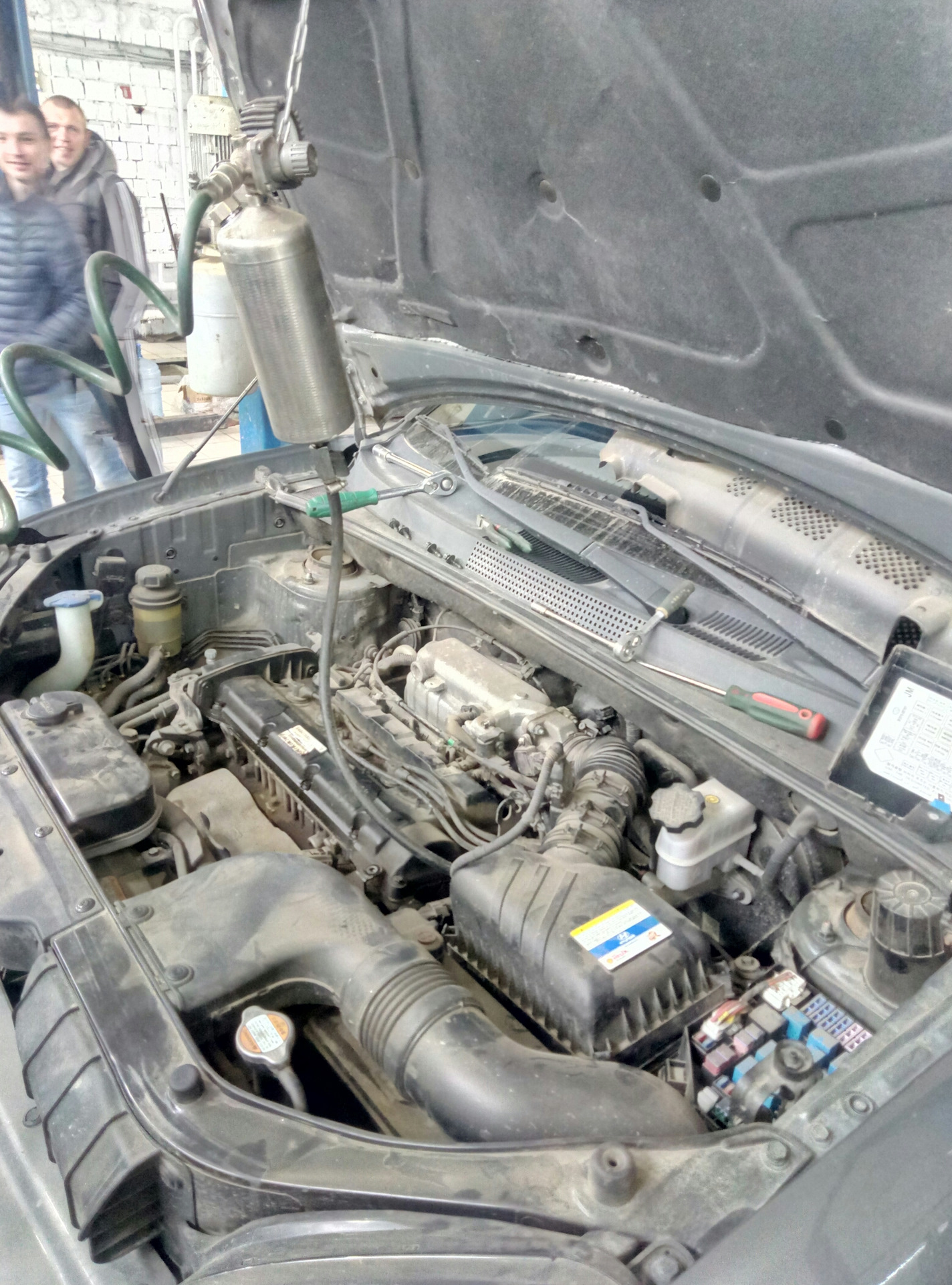 Чистка ДЗ и датчика давления во впускном коллекторе - Hyundai ix35, 2 л, 2011 го