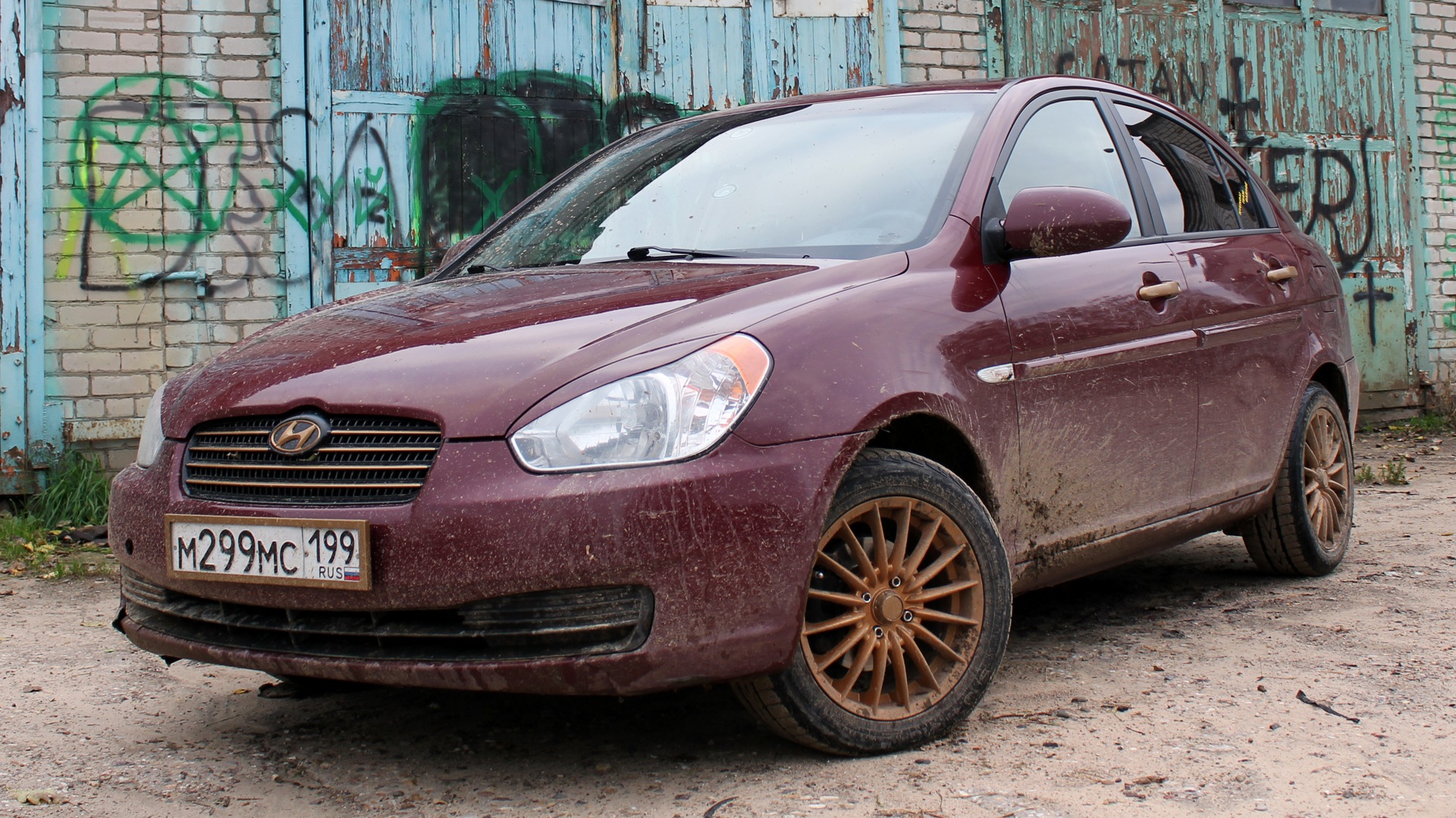 Верна ru. Хендай верна колхоз. Дефлектор фар Hyundai Verna 2006. Тюнинг Хендай верна 2006. Верна 1.4 gl MT.