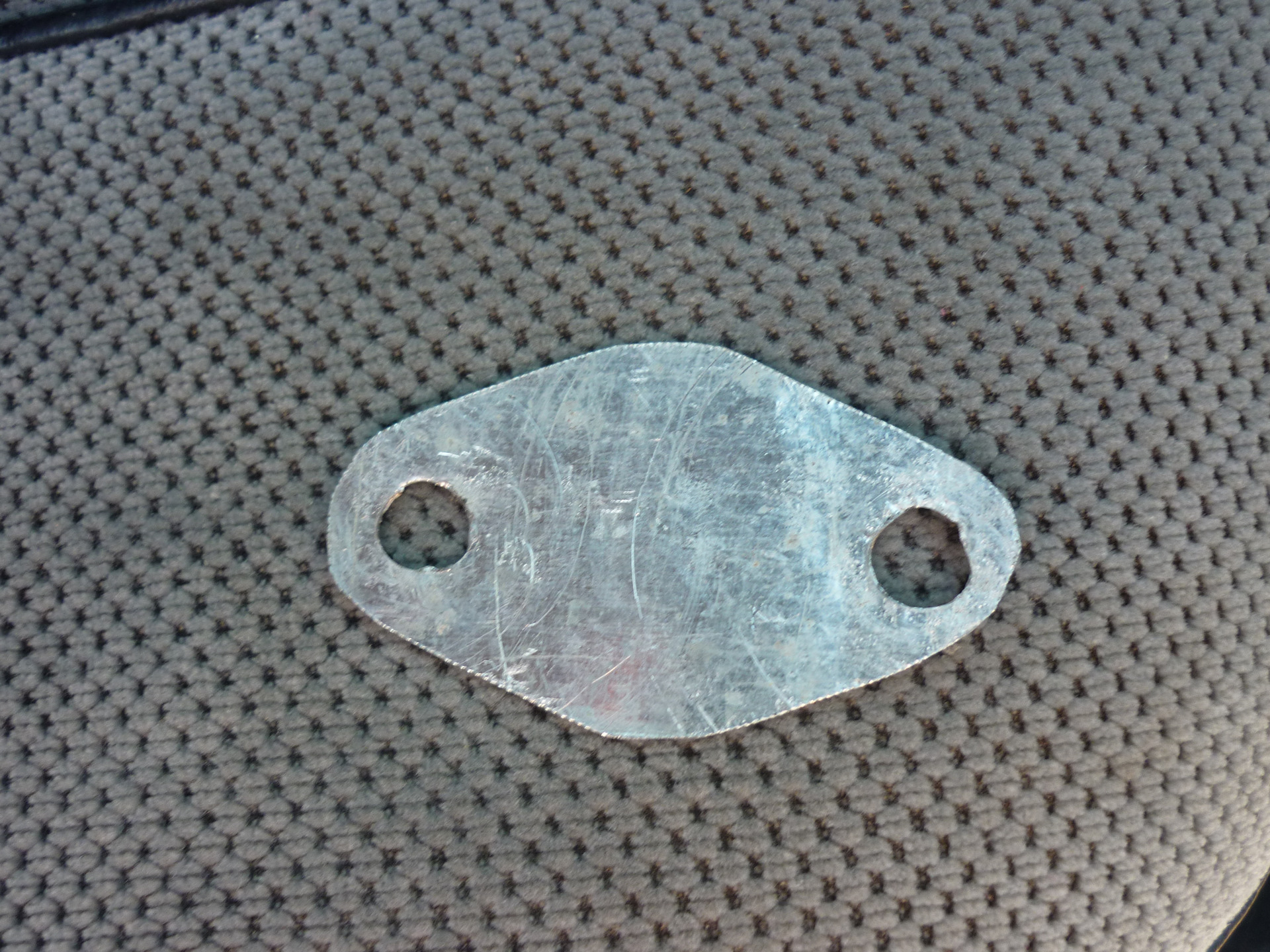 Заглушка egr sorento 2. Заглушка егр лачетти 1. Как правильно заглушить клапан егр. Как правильно заглушить клапан егр. Заглушка клапана егр шевроле.