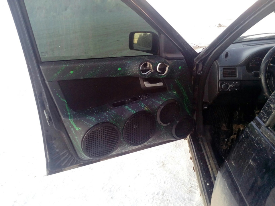 Нашёл старую фотку фронта — LADA Приора седан, 1,6 л., 2011 года ...