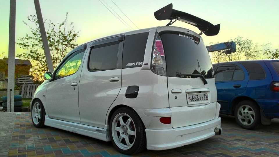 Toyota Funcargo stance