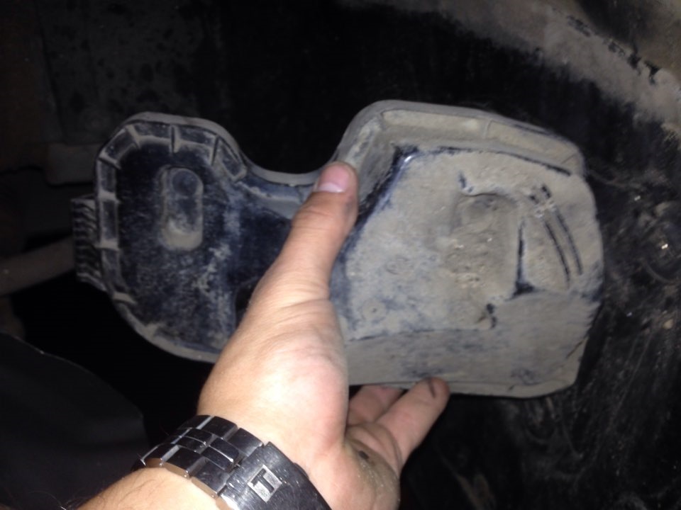 Замена габаритной лампы — BMW Z4 Coupe (E86), 3 л, 2008 года | своими ...