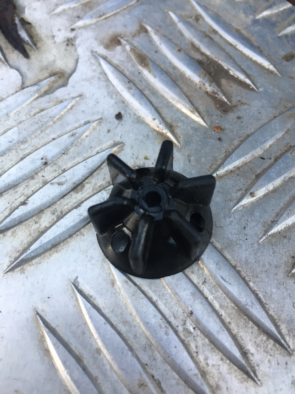 Фото в бортжурнале Land Rover Defender (L315/L316)