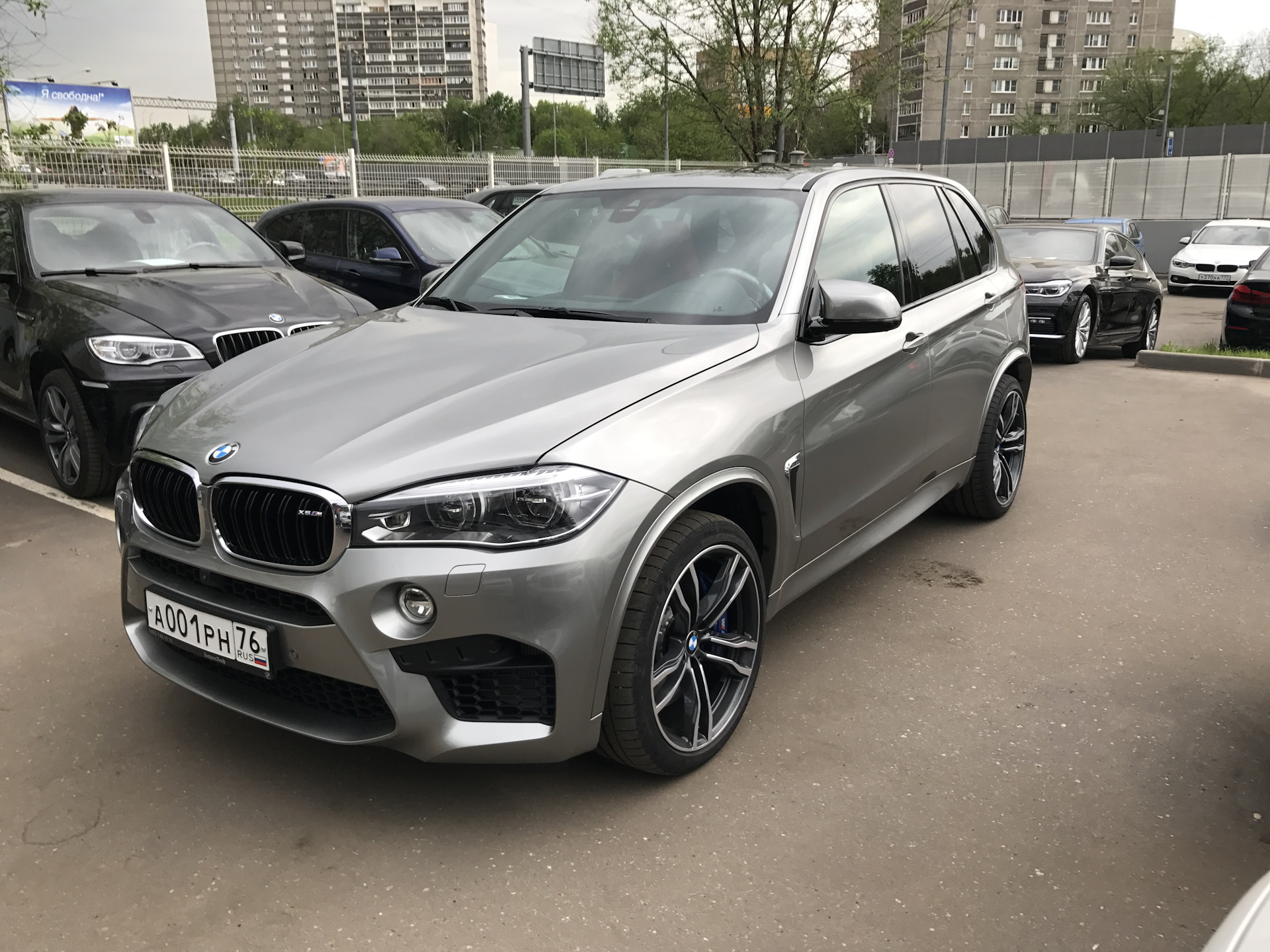 Серый х. BMW x5 f15 Grey. BMW x5 f15 серебристый. BMW x5 f15 серый. BMW x5m f85 серый.