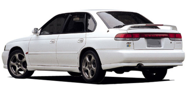 Розовая Subaru Legacy