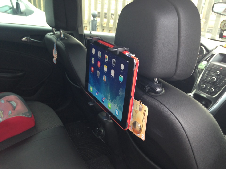 Держатель для iPad для задних пассажиров. — Opel Astra J, 1,7 л, 2013 ...
