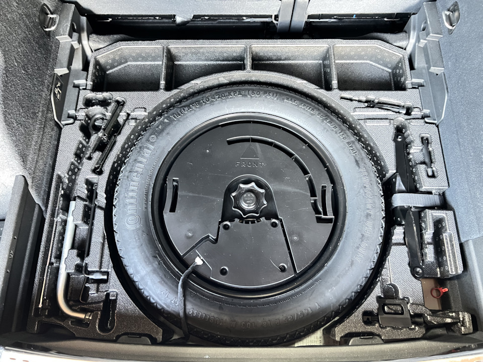 Штатная запаска вместо герметика — Audi Q3 (2G), 2 л, 2019 года ...