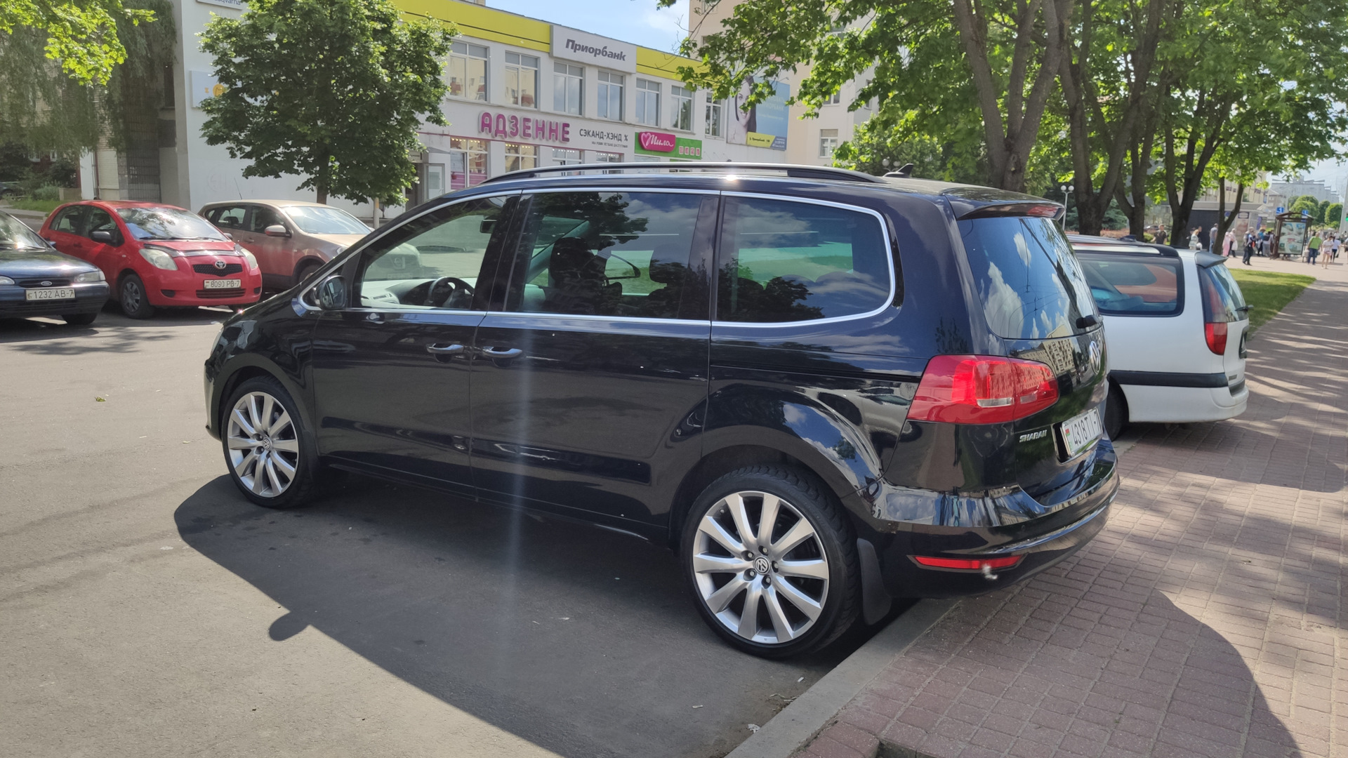 Volkswagen Sharan (2G) 2.0 дизельный 2011 | на DRIVE2