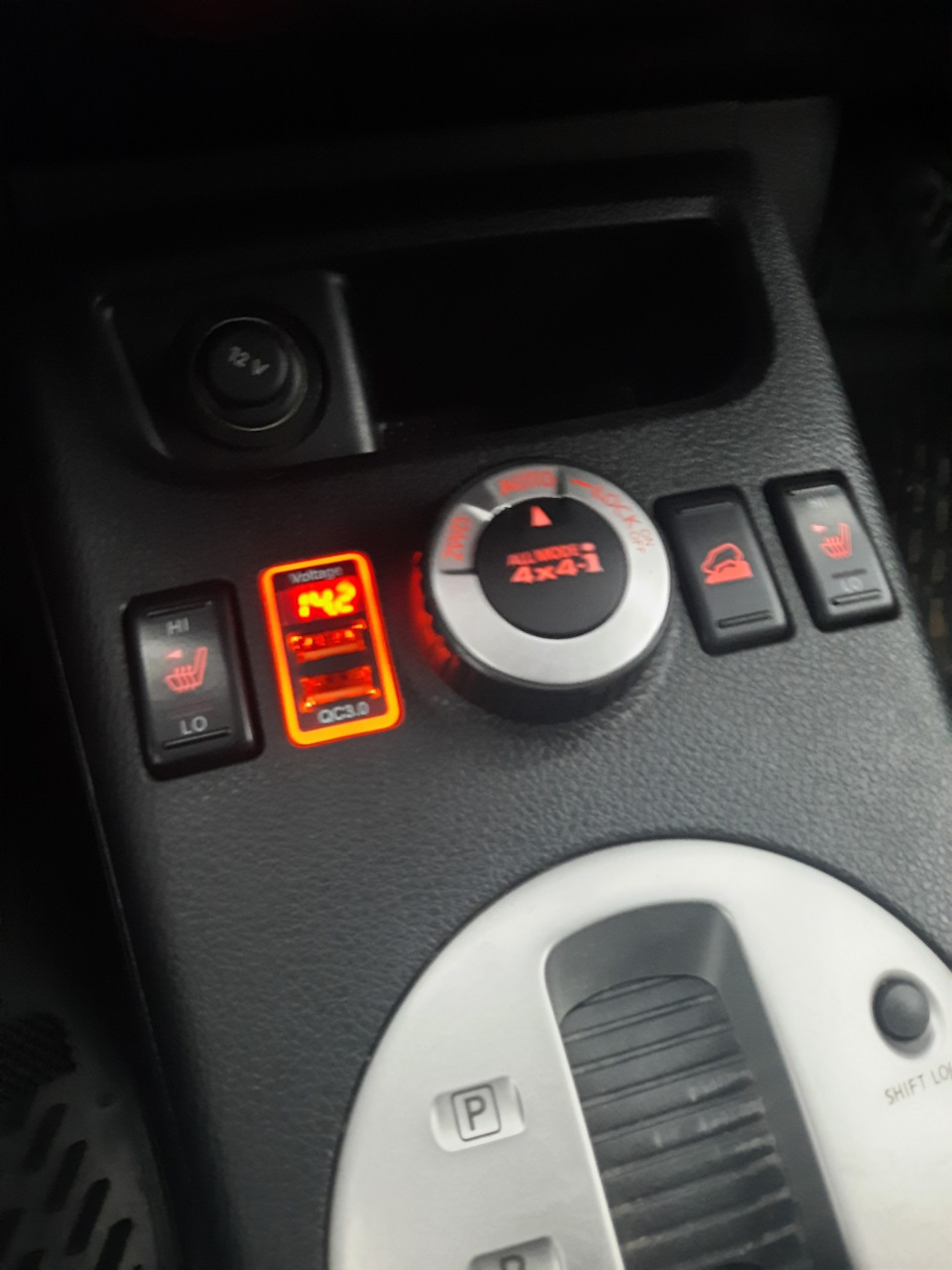 Зарядка usb — Nissan X-Trail II (t31), 2 л, 2012 года | аксессуары | DRIVE2