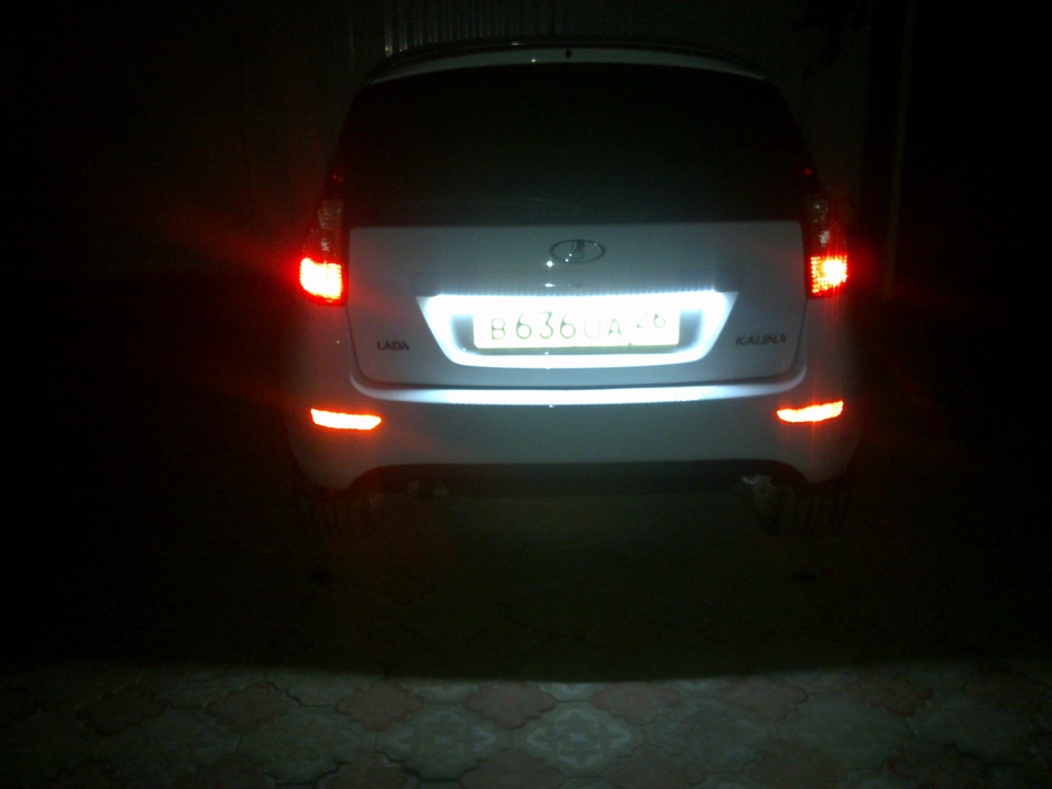 LED подсветка номера — Lada Калина Хэтчбек (2G), 1,6 л, 2013 года ...