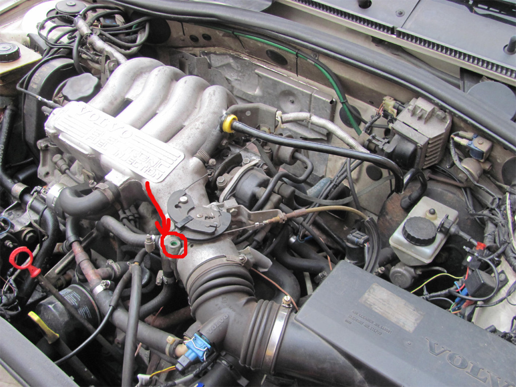 7 бензин. Volvo 440 Turbo мотор. Вольво 440 1.7 турбо подкапотка. Volvo 1.7. Вольво 440 инжектор.