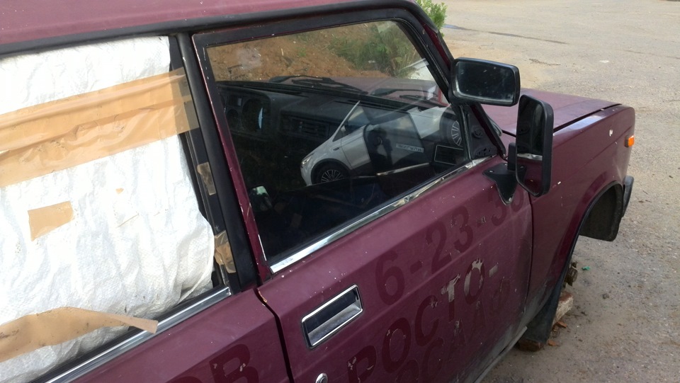 "Брошенный" автомобиль во дворе — Mitsubishi Lancer IX, 1,6 л, 2005 ...