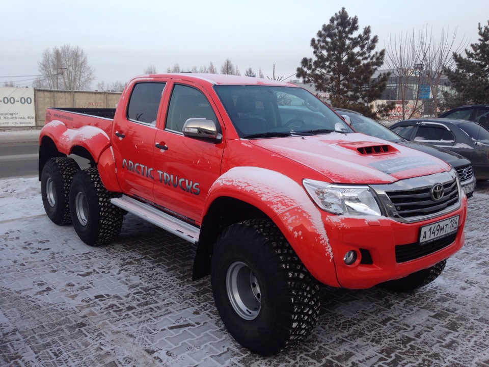 Toyota Hilux Arctic Trucks 35