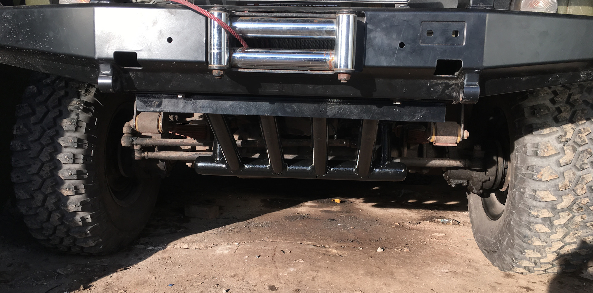 Защита рулевых тяг уаз 3303. Продольные тяги с креплением уаз хантер. Тяга уаз хантер. Рулевые тяги уаз хантер. Защита рулевой тяги уаз буханка.