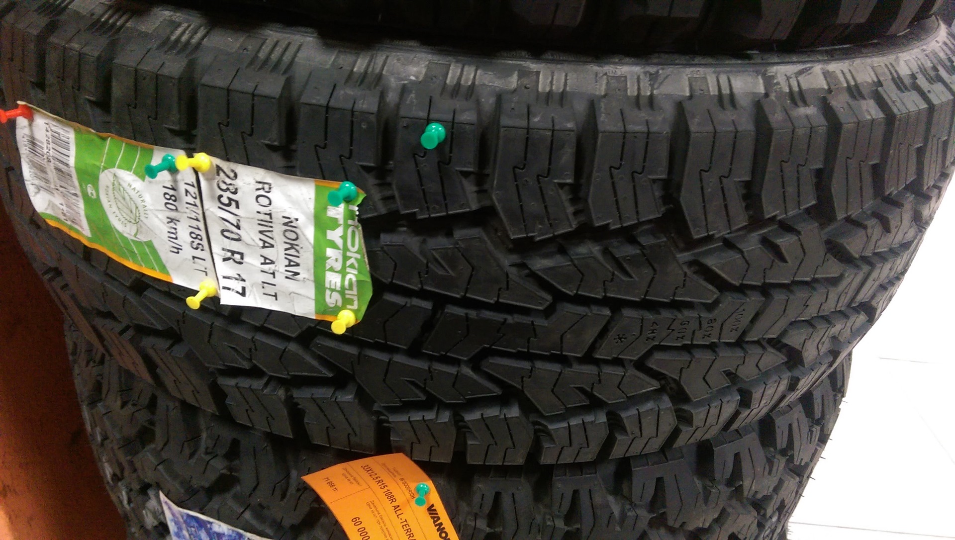 Резина нокиан 18. Nokian Tyres Rotiiva at 265/60 r18. Nokian Rotiiva at. 245/65 R17 Nokian Rotiiva at 1 шт. Автошина Nokian Tyres Rotiiva at 275/55 r20 117т XL.