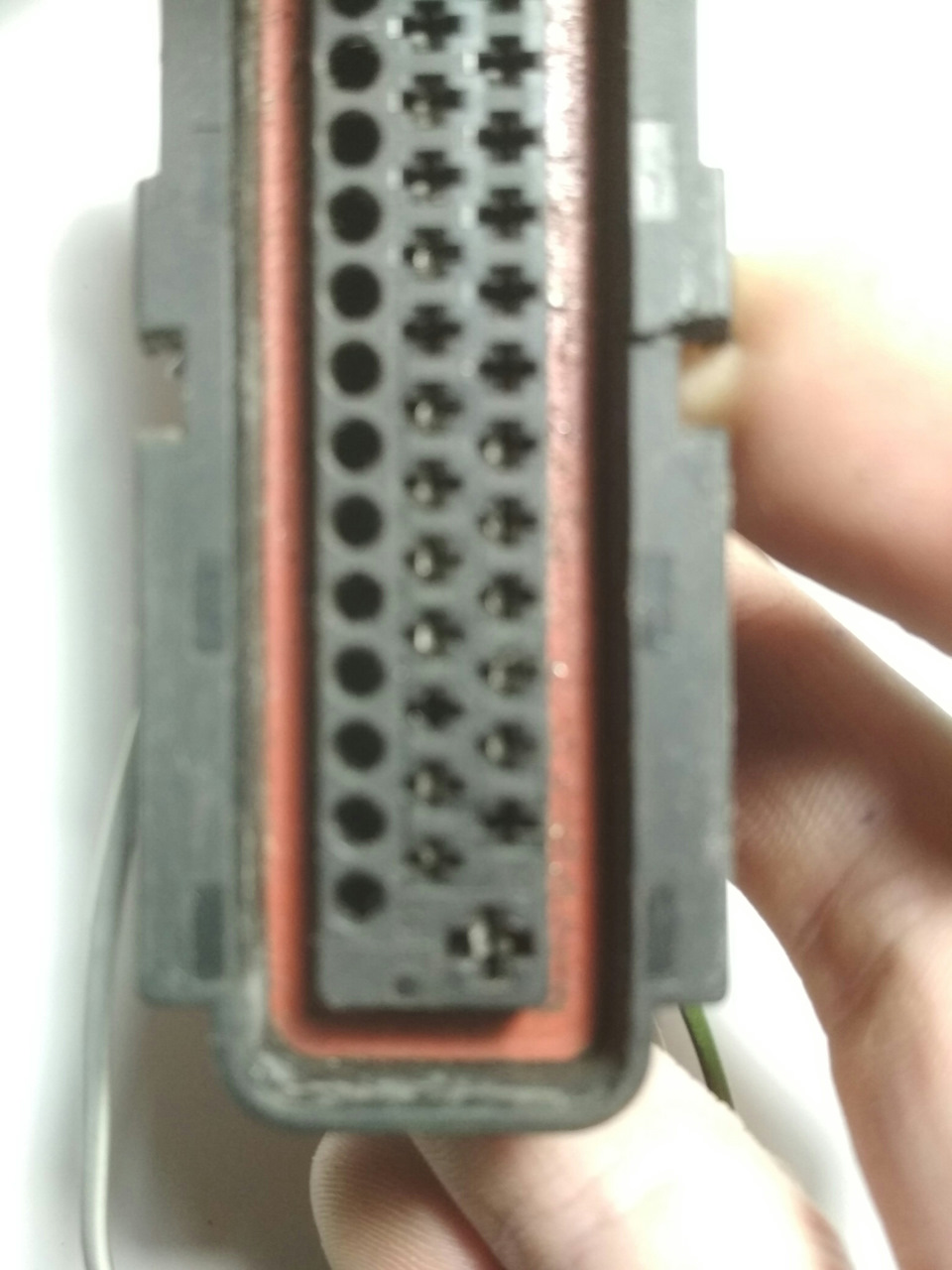 Как поджать разъем. Разъем volvo 8 pin. уплотнитель разъема эбу.