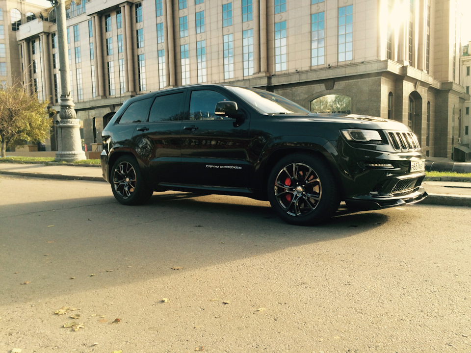 Grand cherokee srt wk2. Гранд чероки srt wk2 тюнинг занижение. тюнинг jeep grand cherokee wk2 дорестайл.