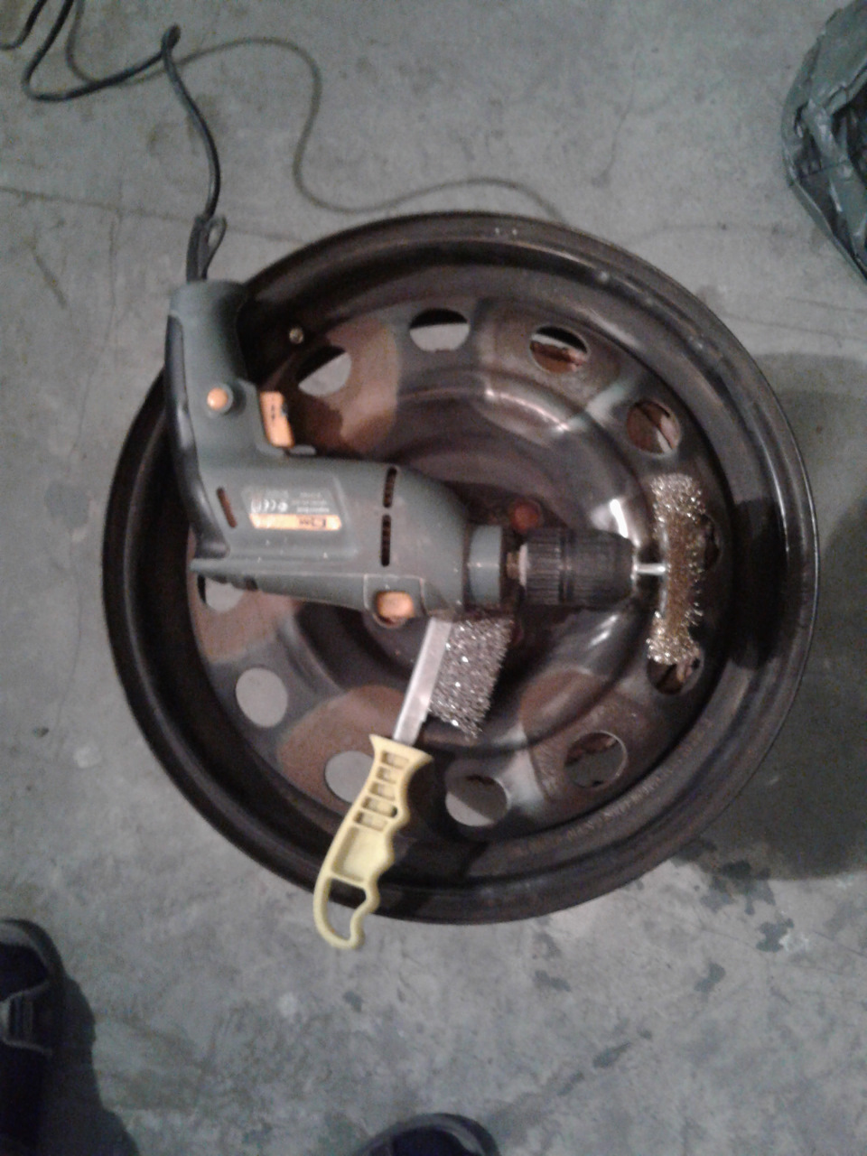 Покраска дисков — Hyundai Solaris, 1,6 л, 2011 года | своими руками ...