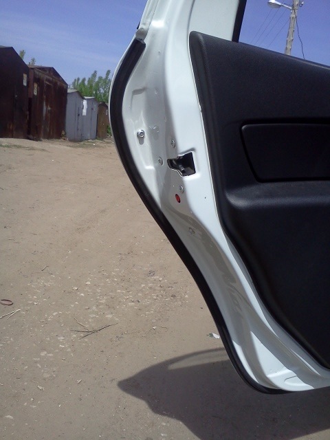 Задняя дверь — Lada Granta