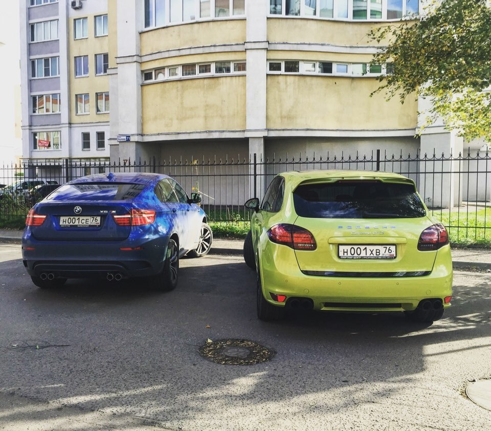 26 Porsche Cayenne Gts VS BMW X6M — Porsche Cayenne (2G) 958, 4,8 л
