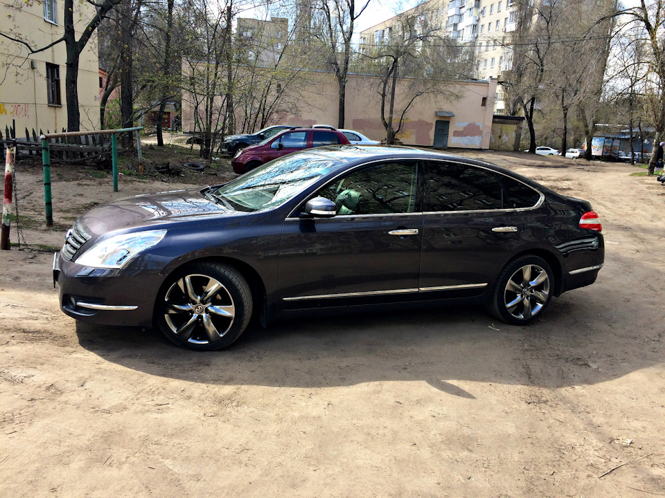 5. 5. клапан pvc ниссан тиана 2. 32 3. Bmw 730 e32 салон.