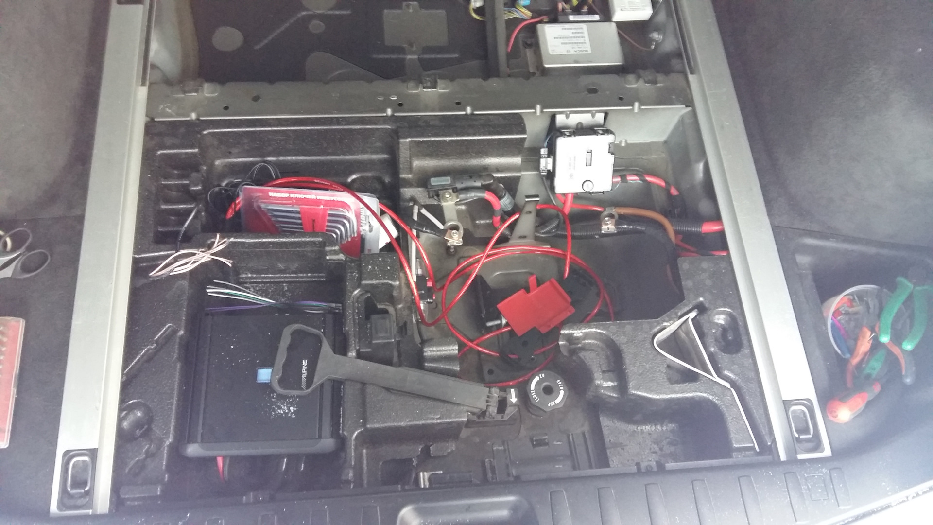 USB, AUX, Subwoofer в Е83 — BMW X3, 2.0 л., 2005 года на DRIVE2