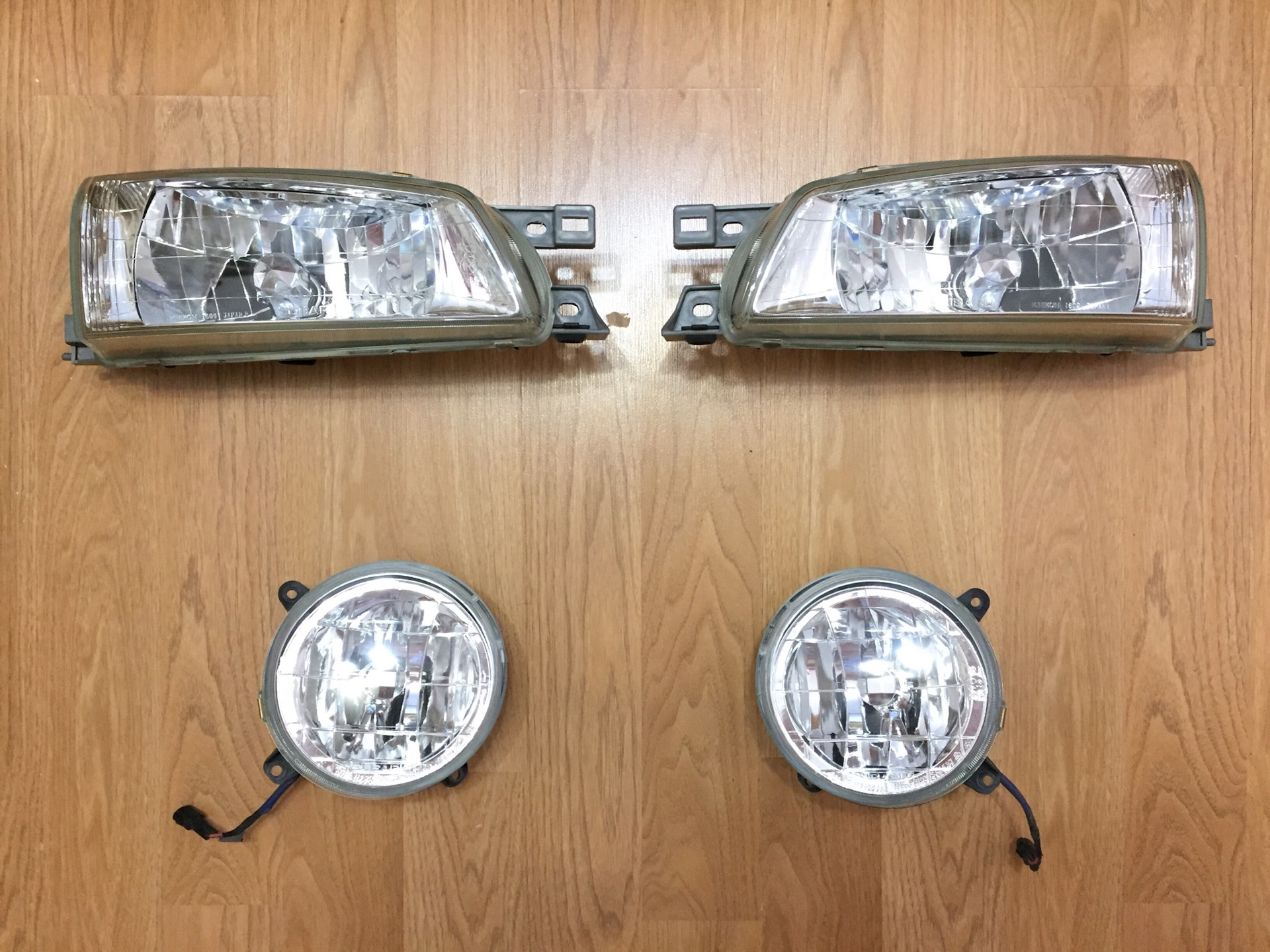 Фары прадо 90. Фары depo нива 21214. Хрустальная оптика на уаз. Delphi фары хрусталь нива. Фары хрусталь.