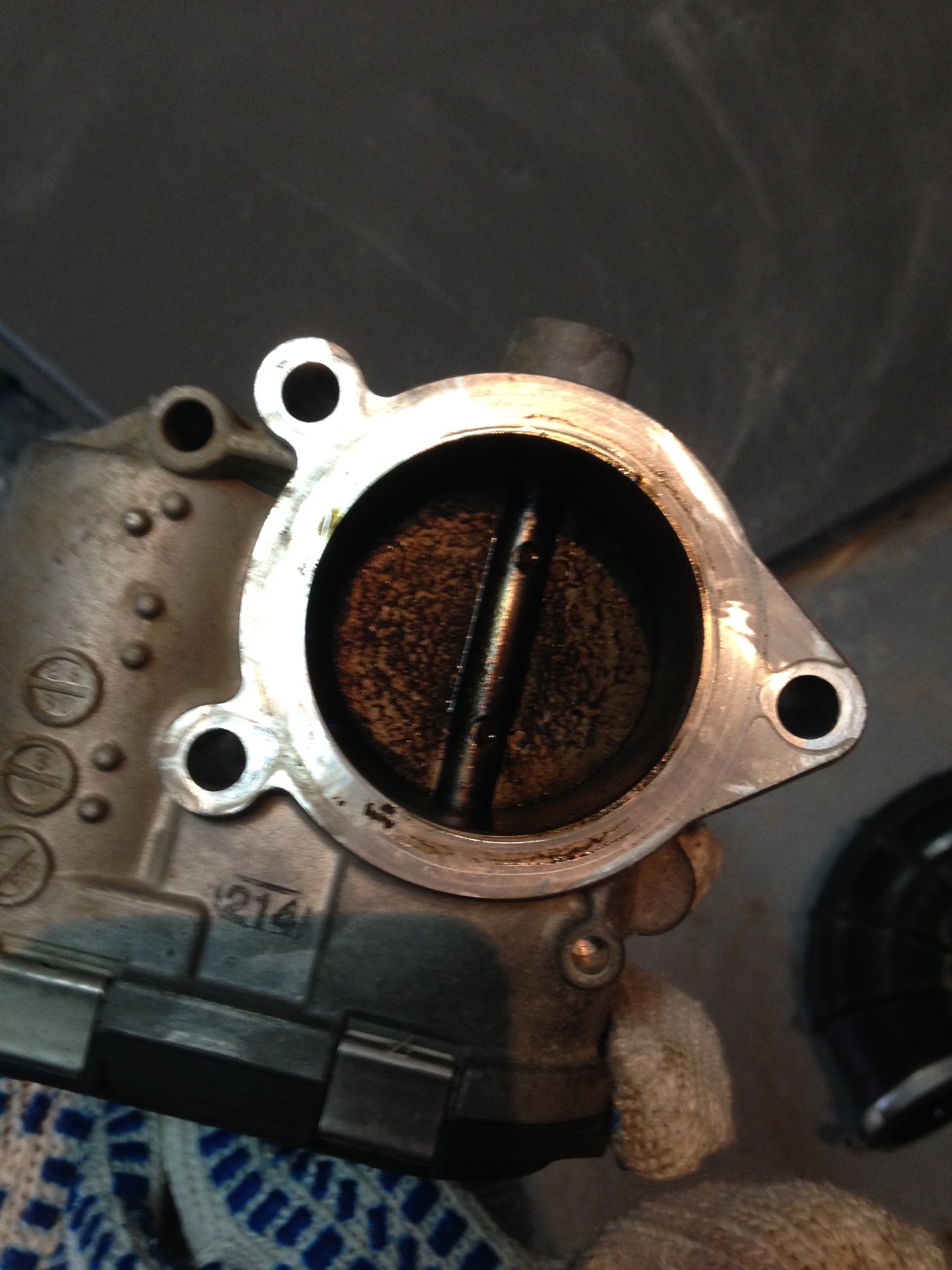 Чистка Дроссельной Заслонки — Lada Приора хэтчбек, 1,6 л, 2012 года ...