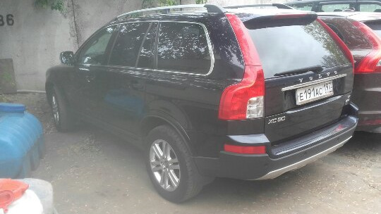 Volvo XC90 С виду чёрная