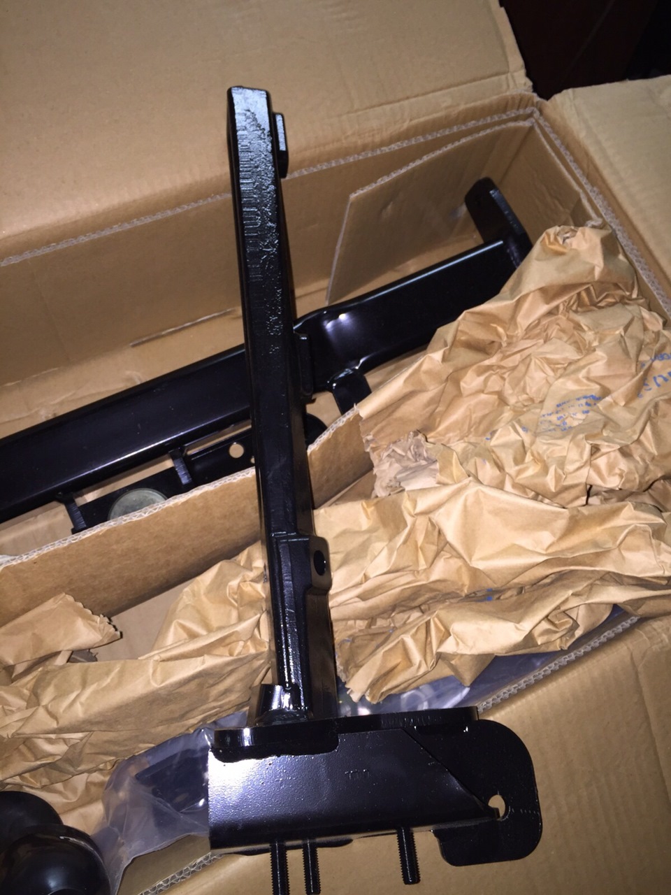 Закладная — это все метал, литой, а не профиль, вес закладной около 10 кг — это одной! а их там две. Общий вес фаркопа 38 кг — Subaru Outback (BP)