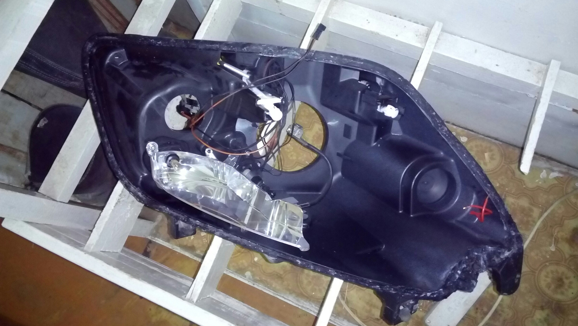 Как разобрать фару форд Опять ретрофит фар - Ford Kuga (1G), 2,5 л, 2011 года стайлинг DRIVE2