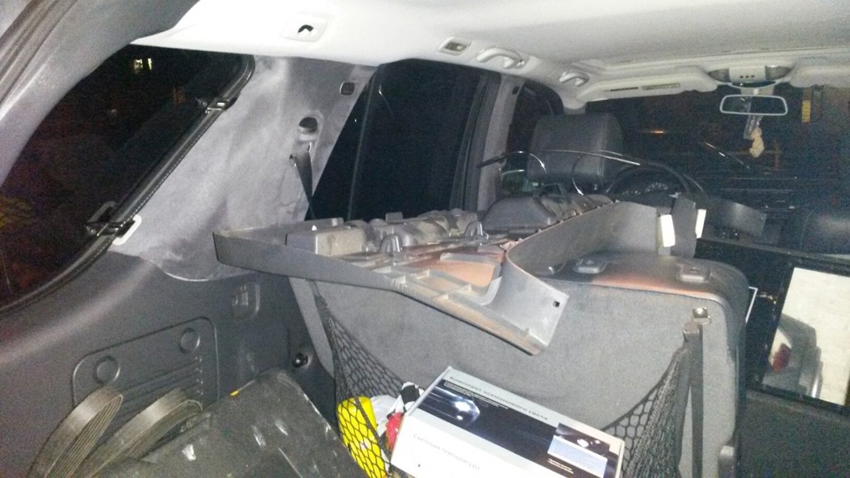 Снятие задней обшивки двери w218. Замок багажника ,мерседес ml-350 164 кузов. Снятие обшивки багажника мерседес 140. Снятие обшивку багажника е60. Снять обшивку багажника мерседес.