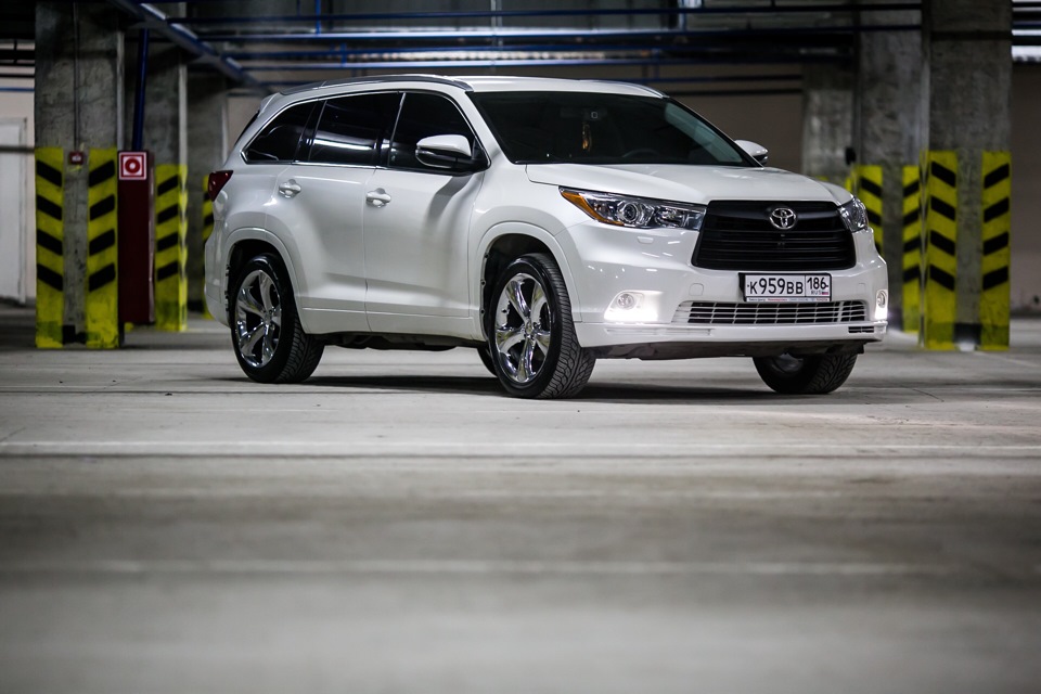 Toyota Highlander 2014 Р±РµР»С‹Р№