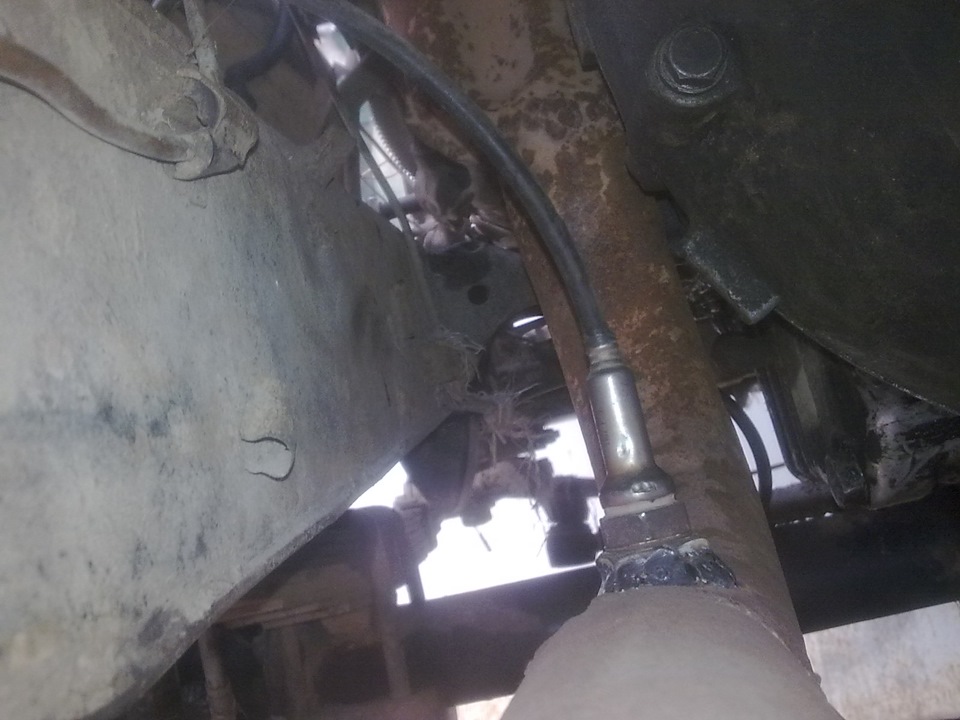 16.05.2014 Лямбда зонд, закрепил хомуты на патрубках, капот на болтах ...