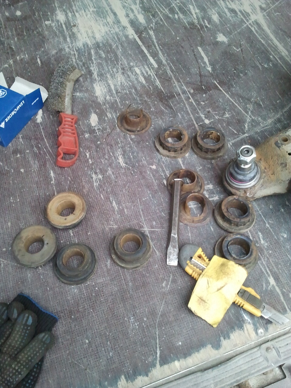 Мусор или убитые сайленты, ну до зимы бы походили. — Iveco Daily (4G)