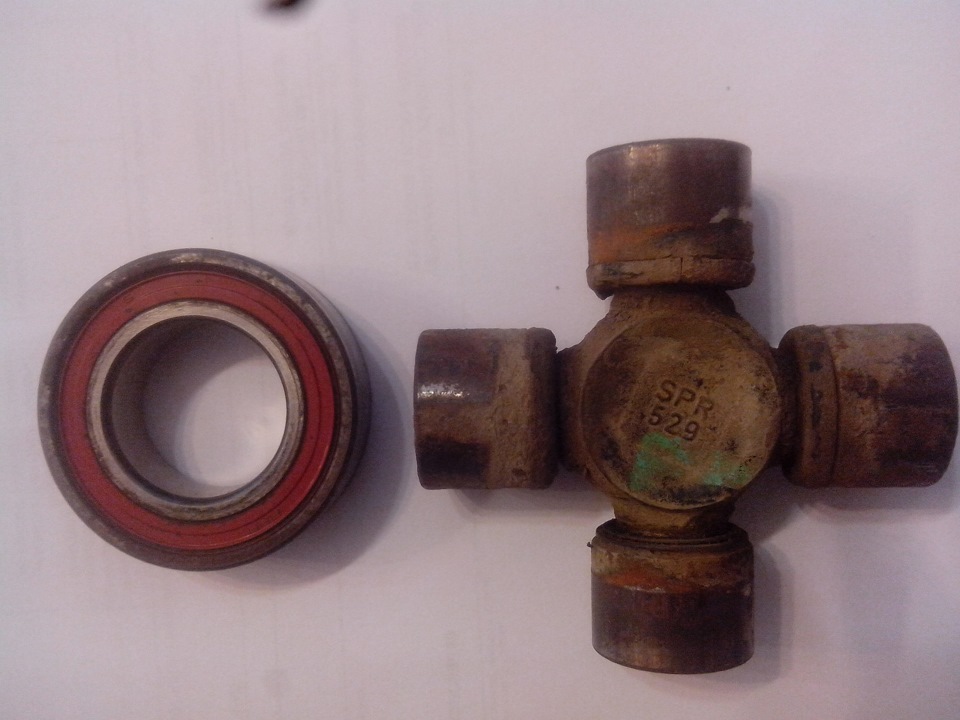 Поменял крестовины и подвесной подшипник. — Mazda Tribute, 3 л, 2005 ...