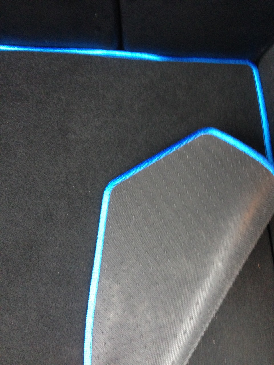 Чехлы "Автофрант", накладки на педали и коврик в багажник — Mitsubishi ...