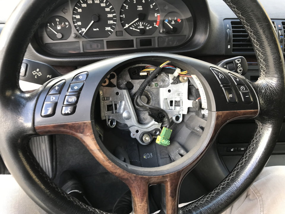 Как снять руль bmw e46 07 Ремонт кнопки BK на рычаге поворотников БМВ е46 - BMW 3 series (E46), 2,5 л, 