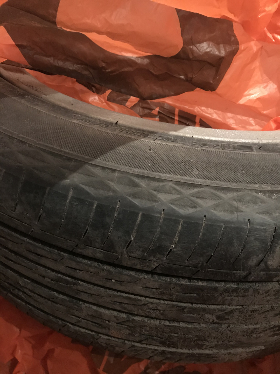 Установка шин Bridgestone Regno GR-XT — Volkswagen Golf Mk6, 1,4 л, 2012  года | шины | DRIVE2