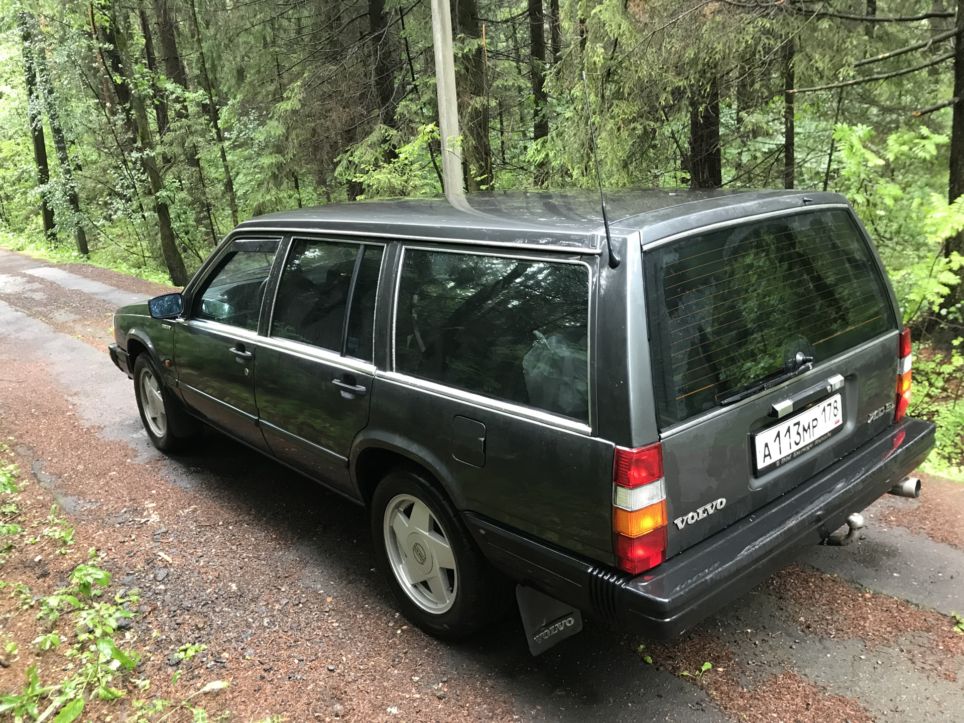 Универсал спб. Вольво 740 сарай. Вольво 740 универсал 1986. Volvo 740 универсал черная. Вольво 740 2,5.