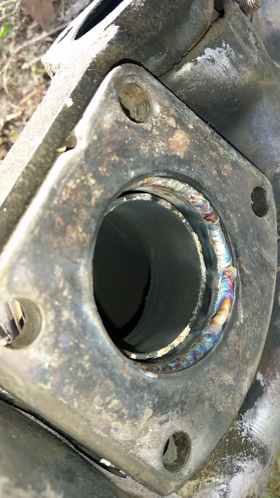 Трещина в выпускном коллекторе 2.5 tdi — DRIVE2